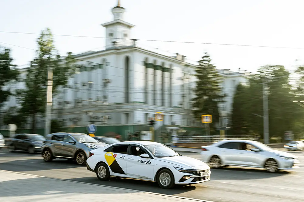 Яндекс Такси раскрыл динамику цен и спроса на поездки за 2025 год Яндекс Такси раскрыл динамику цен и спроса на поездки за 2025 год