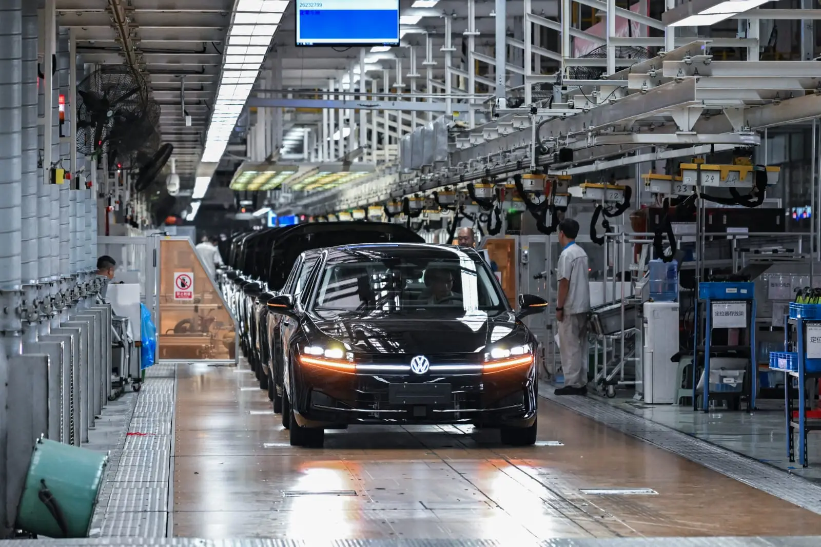 VOLKSWAGEN НАЧИНАЕТ ПОСТАВКИ АВТОМОБИЛЕЙ ДЛЯ КАЗАХСТАНСКОГО РЫНКА VOLKSWAGEN НАЧИНАЕТ ПОСТАВКИ АВТОМОБИЛЕЙ ДЛЯ КАЗАХСТАНСКОГО РЫНКА